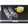 Image 1 : (2) Plastic Slippers - Ceramic Creamer
