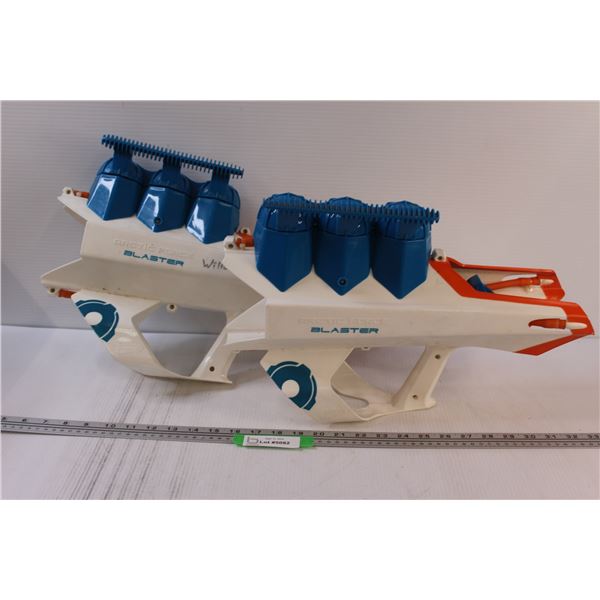 (2) Arctic Force Blaster - Snowball Throwers