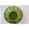 Image 3 : Vintage Avocado Green Sunflower Glass Serving Bowl - 10"