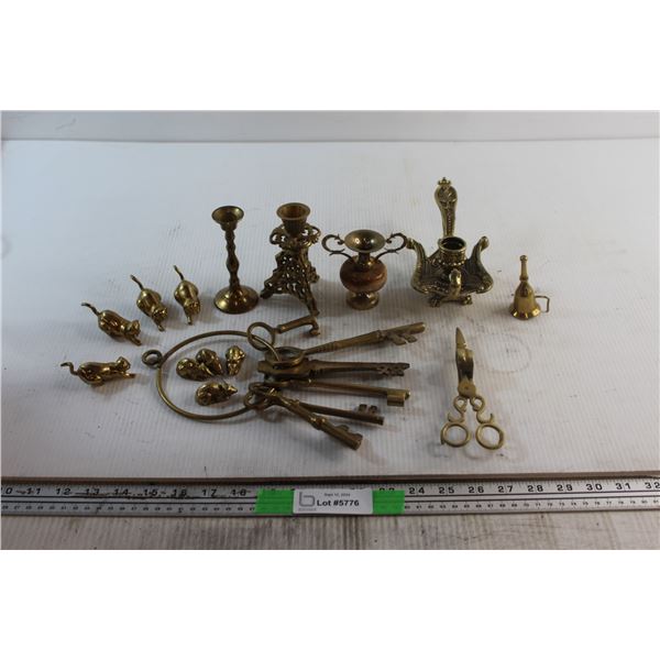 (4) Assorted Candle Holders, Decorative Ring Keys and Assorted Decorations