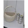 Image 5 : Medium-Large Wicker Basket with 2 Lemon Lidded 2L Jars Made in Italy
