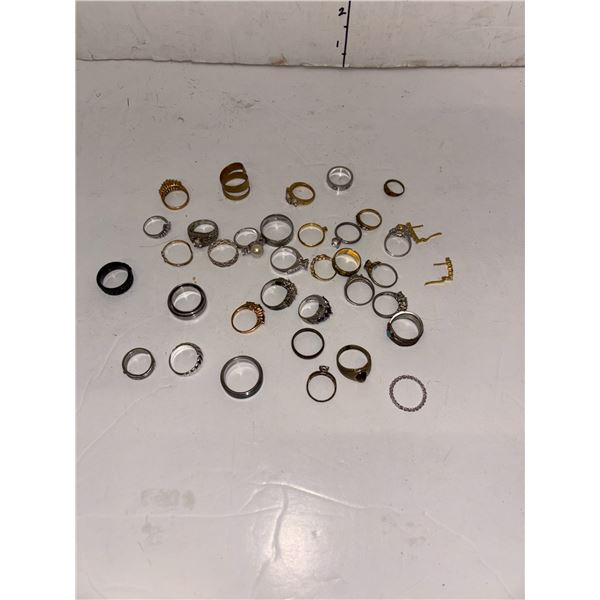 Sandwich Baggie of Various Rings