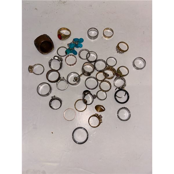 Sandwich Baggie of Various Rings