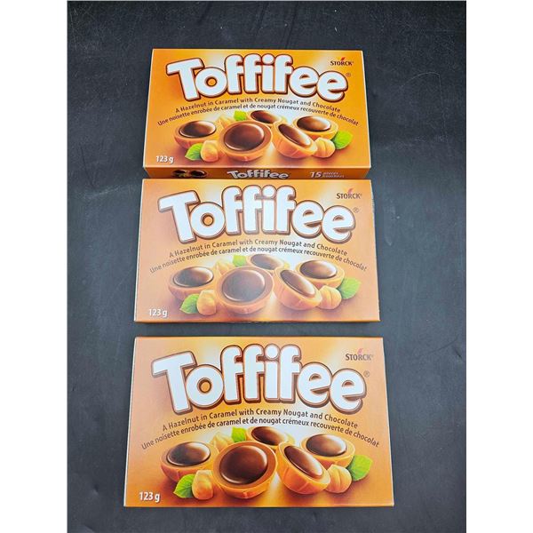 Toffifee Hazelnut in Caramel with Creamy Nougat and Chocolate (3 x 123g)