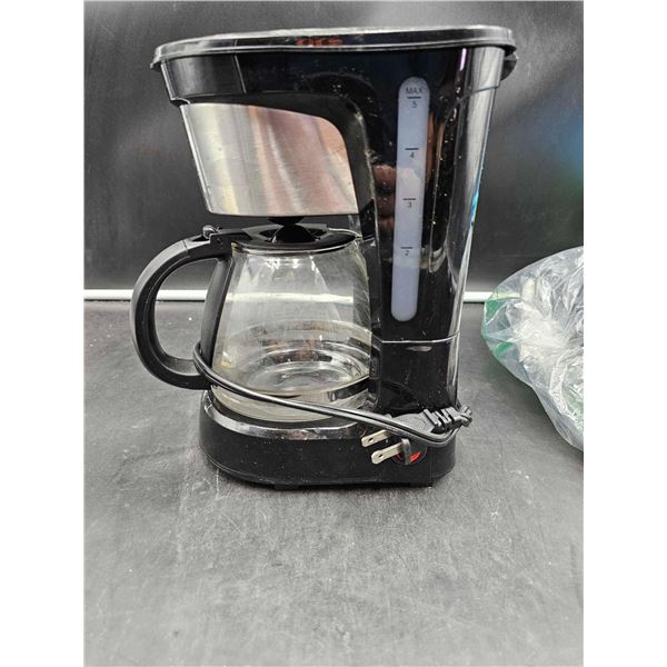 Amazon Basics 4 Cup COffee Brewer