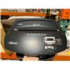 Image 2 : Fellowes W10c Paper Shredder