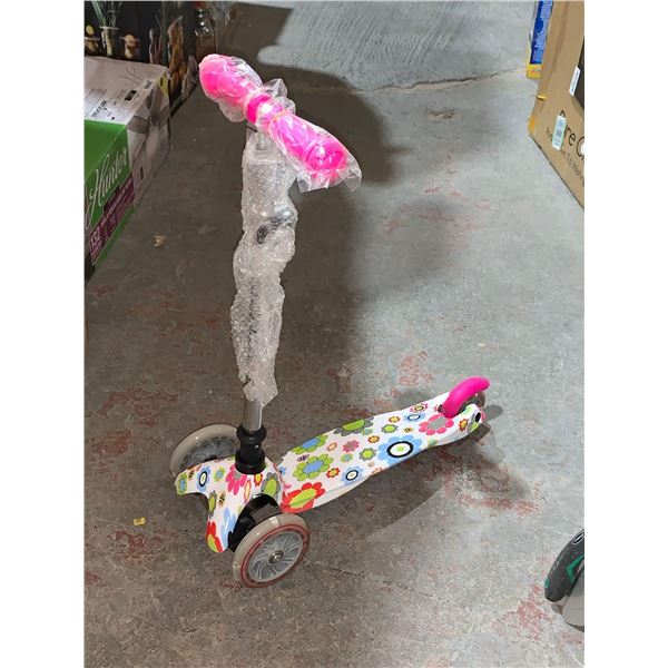 DaddyChild Adjustable 3 Wheeled Childs Scooter