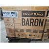 Image 2 : NBroil King The Baron™  420 PRO features 460 sq. in. primary cooking surface and includes a