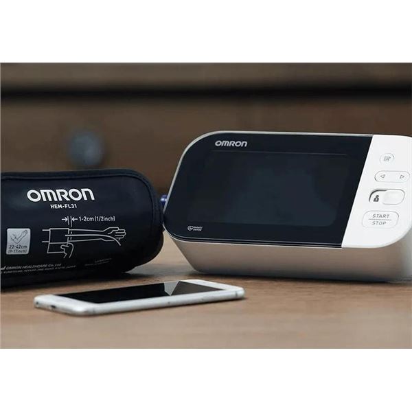 Omron BP7455CAN Blood Pressure Monitor with Bluetooth & Upper Arm Easy-Wrap Comfit Cuff