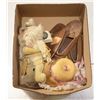 Image 1 : BUNDLE OF VINTAGE ITEMS ESTATE
