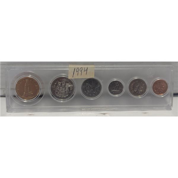 1994 CANADA YEAR COIN SET IN HOLDER