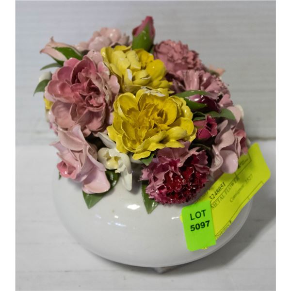 PORCELAIN METAL FLOWER DISPLAY