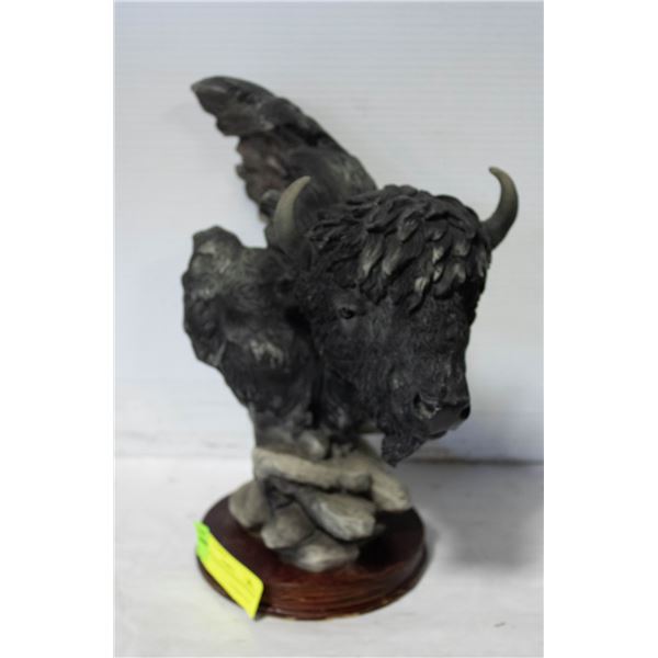 LARGE VINTAGE BUFFALO STATUE