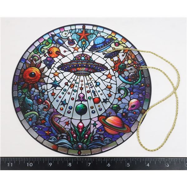NEW 7.5" ALIEN THEME HANDING WINDOW LIGHT CATCHER