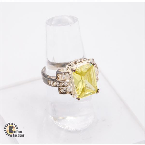 LARGE STERLING SILVER RING WITH YELLOW STONE