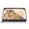 Image 1 : LOT ASSORTED ESTATE JEWELLERY
