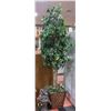 Image 1 : LARGE FAUX POTTED TREE