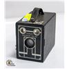 Image 1 : VINTAGE BROWNIE 620 CAMERA