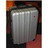 Image 1 : SWISS GEAR LARGE HARD SHELL SUITCASE