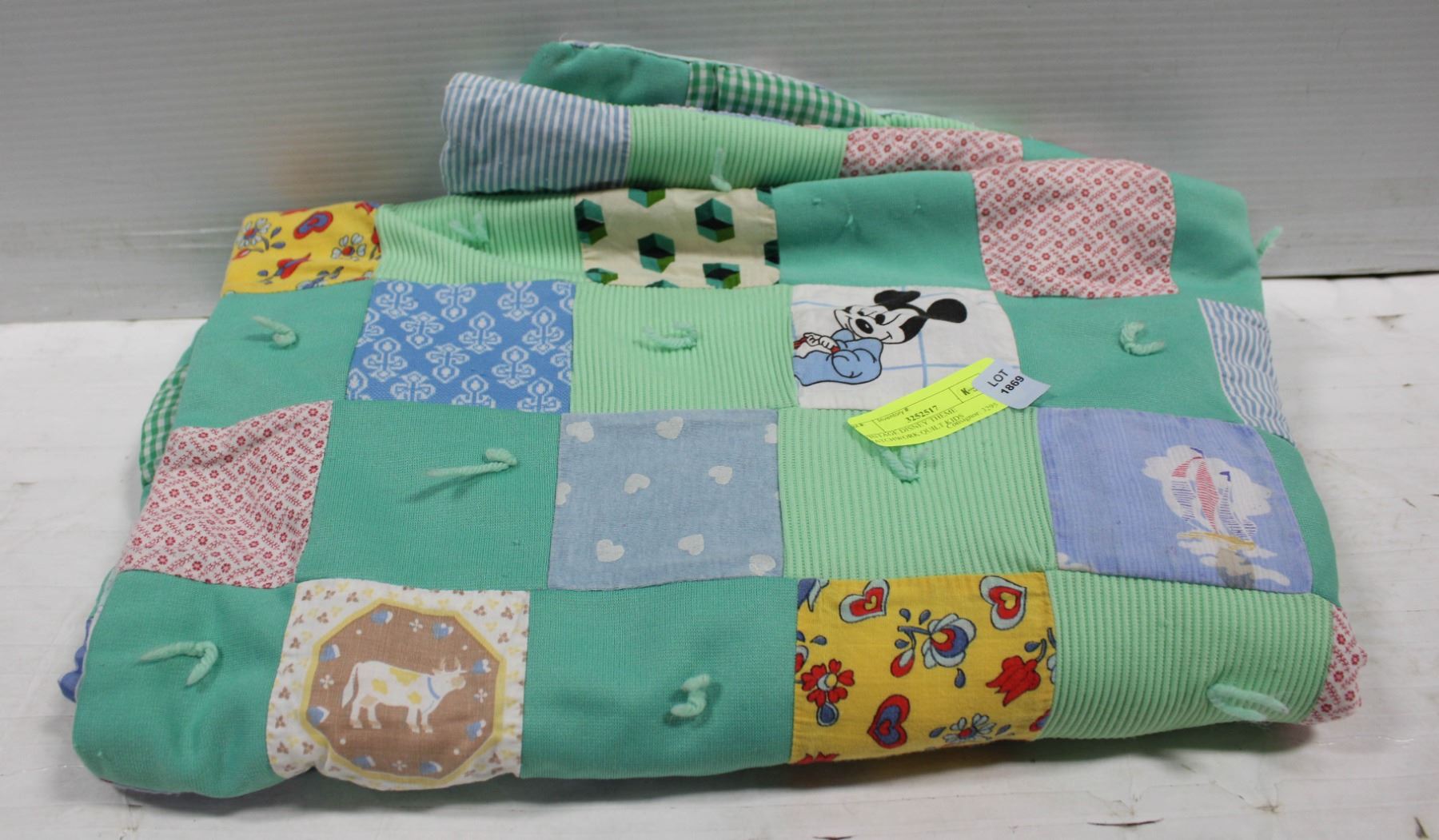 Disney Patchwork VINTAGE DISNEY THEME PATCHWORK QUILT KIDS