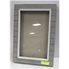 Image 1 : GREY WOODEN SHADOW BOX