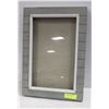 Image 1 : GREY WOODEN SHADOW BOX