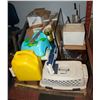 Image 1 : PALLET OF ESTATE ITEMS