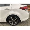 Image 25 : C6E --  2018 KIA FORTE EX WHITE 167174 KMS -- *BANK REPO*