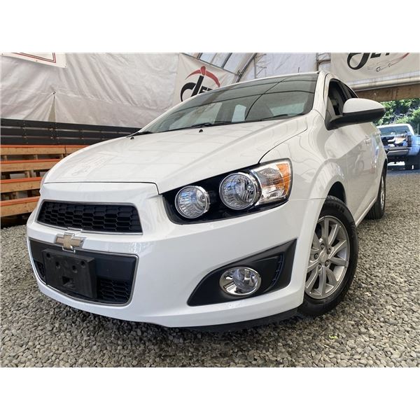 E4 -- 2015 CHEVROLET SONIC, WHITE, 161916 KMS