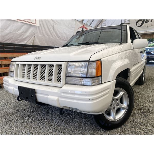 A12I -- 1998 JEEP GRAND CHEROKEE, WHITE, 213989 KMS