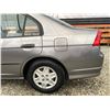 Image 25 : A12F --  2004 Honda Civic, Grey, 224822 KMS,