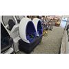 Image 2 : 347-- 9 DIMENSIONAL 2 SEATER VR MACHINE