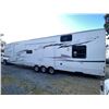 Image 8 : 0E -- 2007 FOREST RIVER CANADIAN SPORT, WHITE 40 FEET