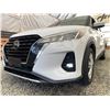 Image 2 : C6K -- 2021 NISSAN KICKS, WHITE, 122125 KMS