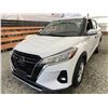 Image 3 : C6K -- 2021 NISSAN KICKS, WHITE, 122125 KMS