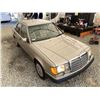 Image 10 : A12I -- 1991 MERCEDES 300 E, GOLD, 266004 KMS