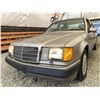 Image 2 : A12I -- 1991 MERCEDES 300 E, GOLD, 266004 KMS