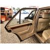 Image 46 : A12I -- 1991 MERCEDES 300 E, GOLD, 266004 KMS