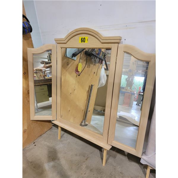 Triple dresser wing mirror, oak