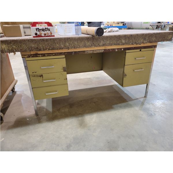 Carpeted work desk/bench 36" x 72" x 34" high