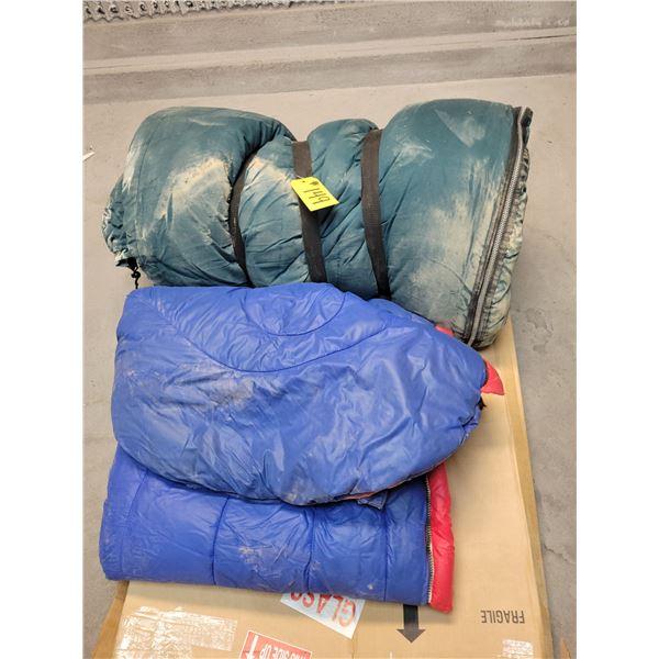 2 sleeping bags