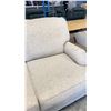Image 2 : 3 SEAT CREAM FABRIC COUCH (89"W 40"D 40"H)
