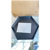 Image 2 : BOX OF 24 HAY BLACK KALEIDO S DESIGN TRAYS