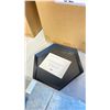 Image 2 : BOX OF 24 HAY BLACK KALEIDO S DESIGN TRAYS