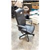 Image 2 : BLACK LEATHER ADJUSTABLE MOBILE OFFICE CHAIR (STYLE 3)