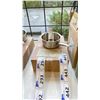 Image 2 : BOX OF 2 HAY STAINLESS STEEL SHALLOW SAUCEPANS