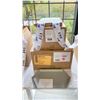 Image 2 : BOX OF 12 HAY GREY KALEIDO M DESIGN TRAYS
