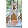 Image 2 : BOX OF 24 HAY PEACH KALEIDO S DESIGN TRAYS