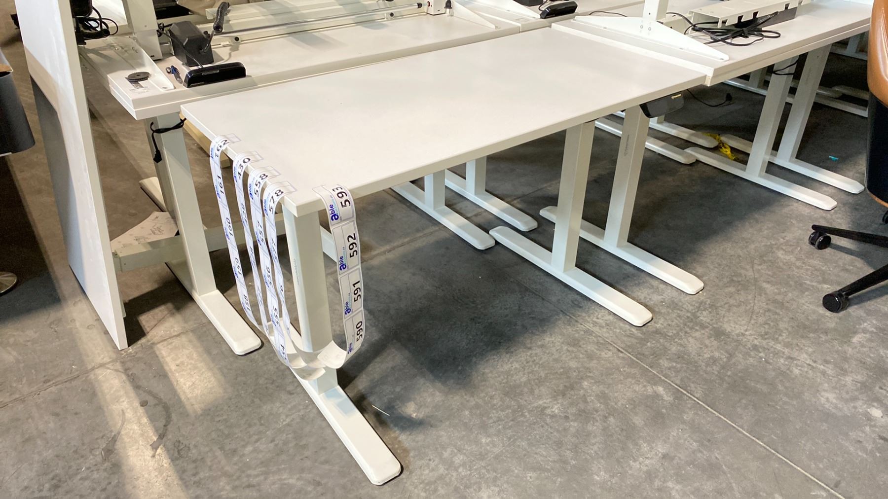 Programer Table WHITE RISE-PRIMECABLES SIT/STAND ELECTRIC PROGRAMMERS TABLE (48