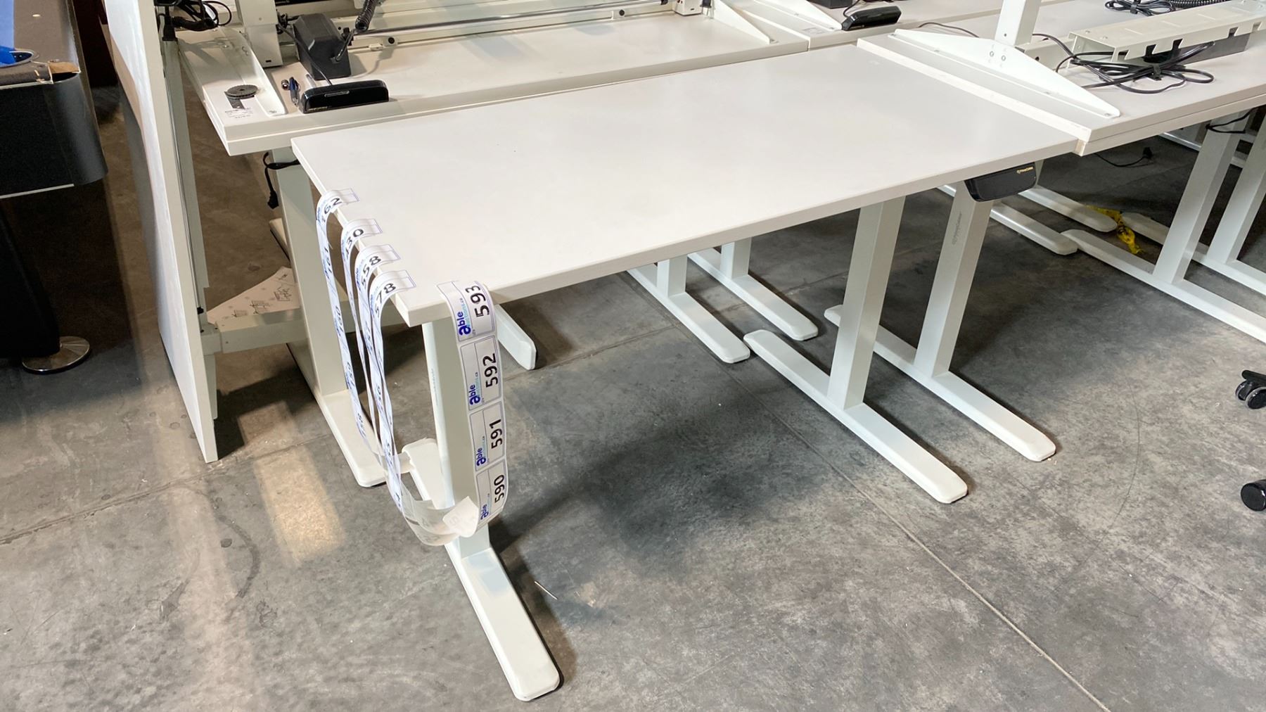 Programer Table WHITE RISE-PRIMECABLES SIT/STAND ELECTRIC PROGRAMMERS TABLE (48